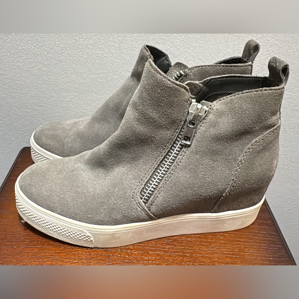Steve Madden Gray Suede Ankle Booties